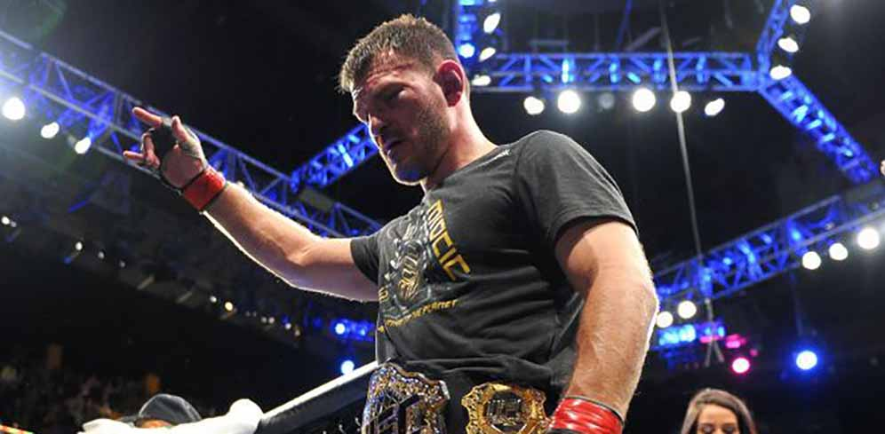 Miocic Sang Juara Kelas Berat